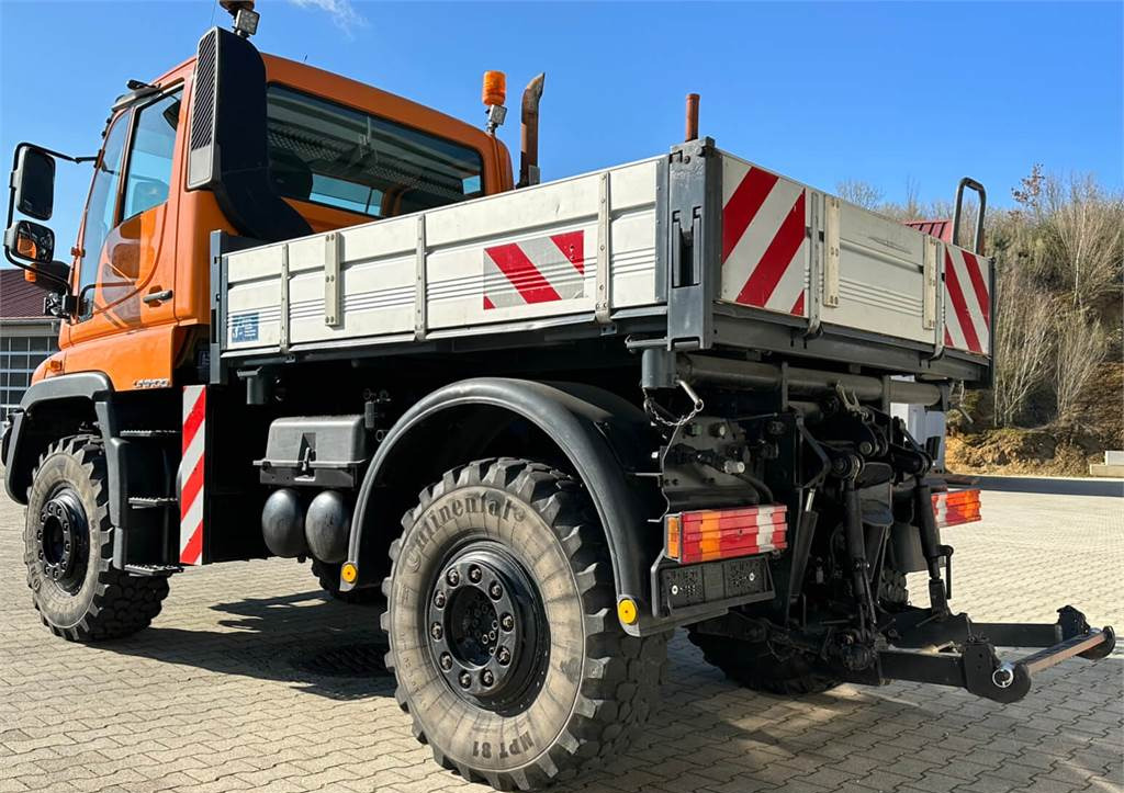 Unimog 400 - U400 405 02734 mit Heckkraftheber Mer  - Dropside/ Flatbed truck, Utility/ Special vehicle: picture 3