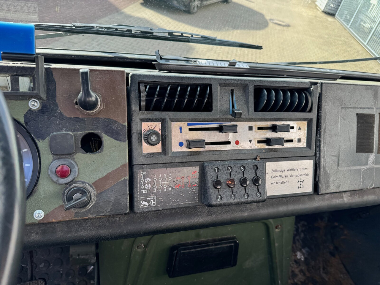 Unimog U 1300 L 4x4 U 1300 L 4x4, Seilwinde, Ex-Bundeswehr - Dropside/ Flatbed truck: picture 4