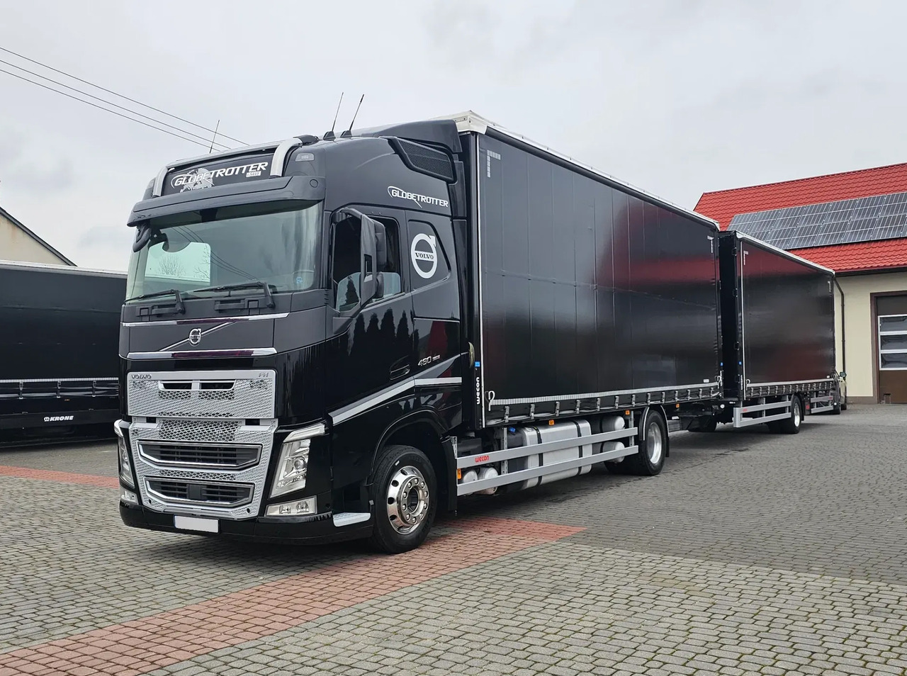VOLVO FH 460 - Curtainsider truck: picture 4