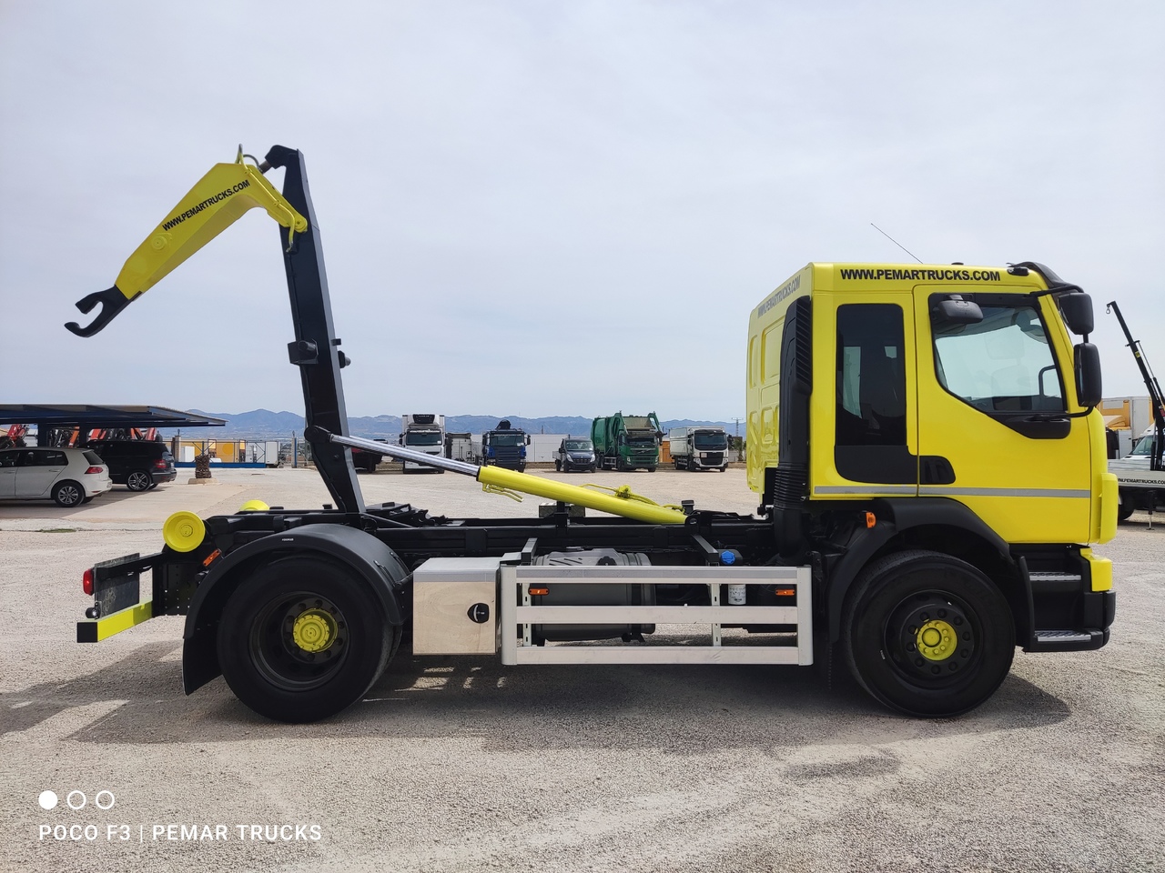 Container transporter/ Swap body truck VOLVO FL 290 MULTILIFT 18T: picture 4