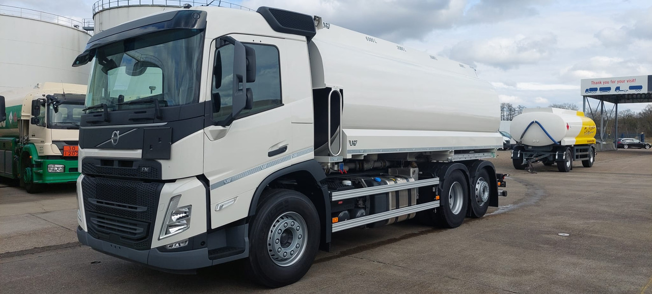 VOLVO FM - Tank truck: picture 1