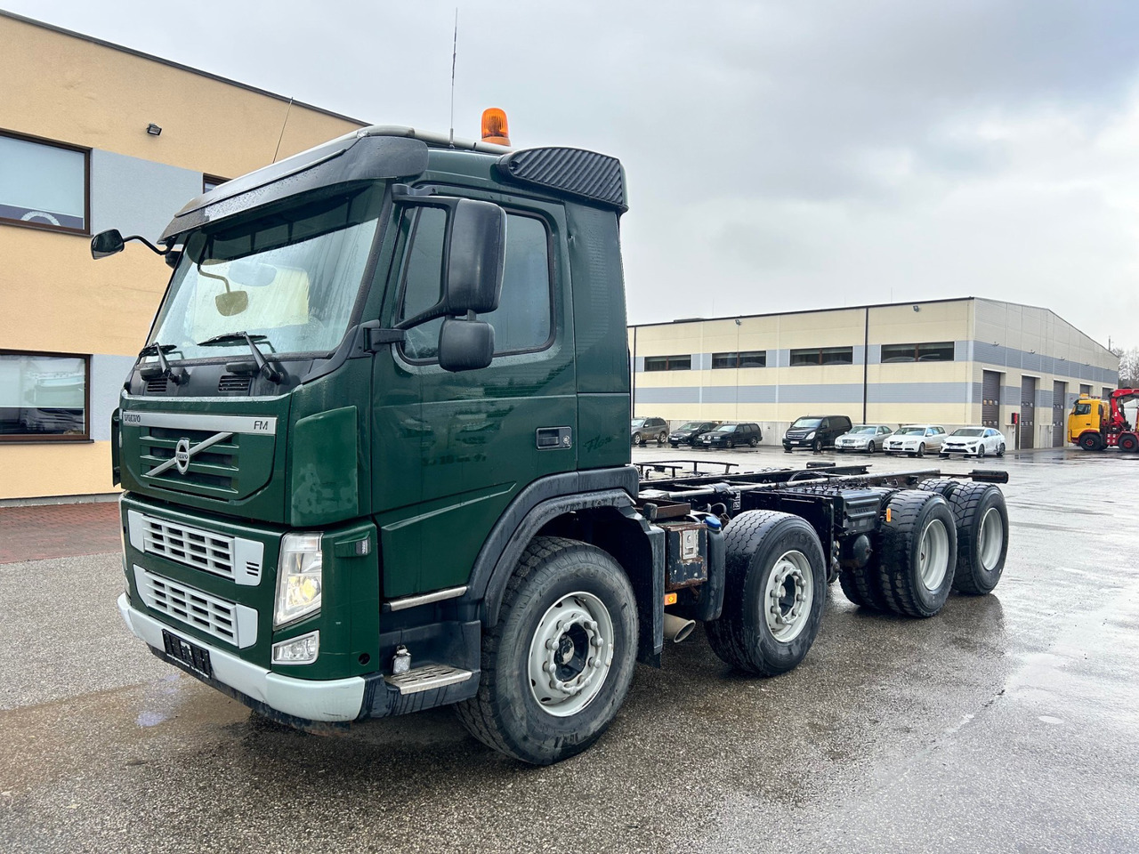 VOLVO FM460 - Cab chassis truck: picture 2
