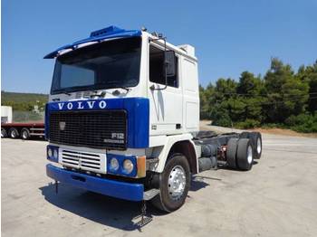 Volvo F12 (6X2)  - Cab chassis truck: picture 1