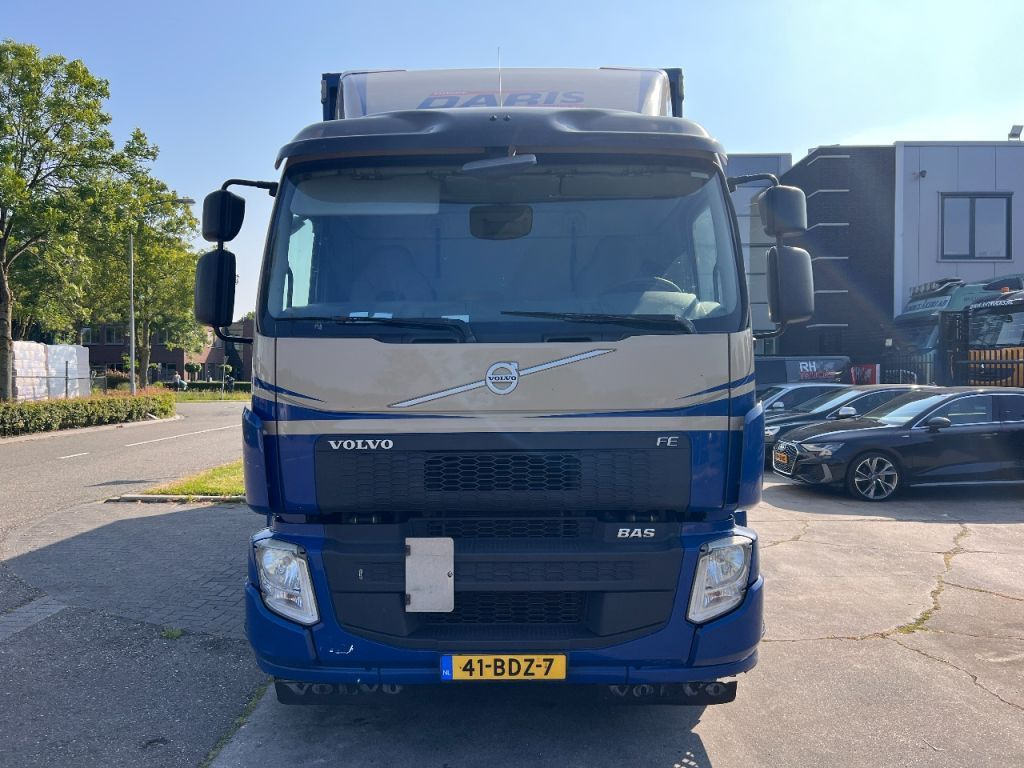 Volvo FE 250 4X2 EURO 6 - 19 Ton + DHOLLANDIA  - Curtainsider truck: picture 2