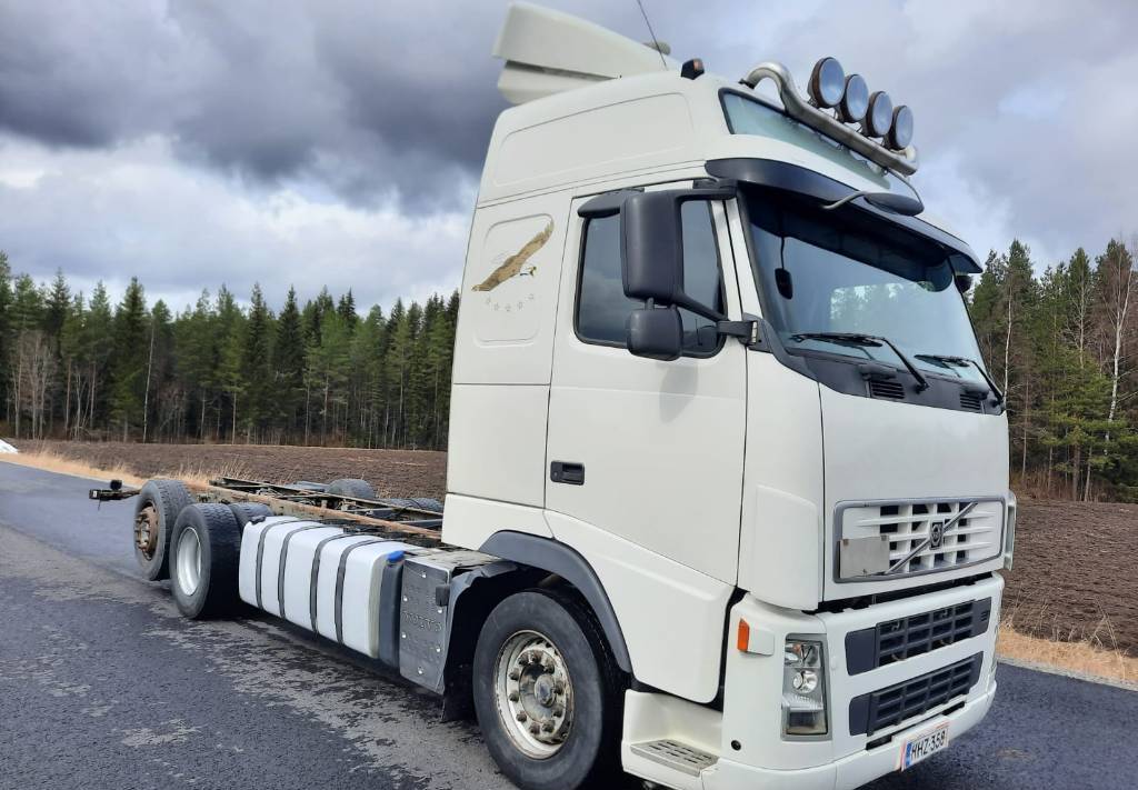 Volvo FH13  - Cab chassis truck: picture 2
