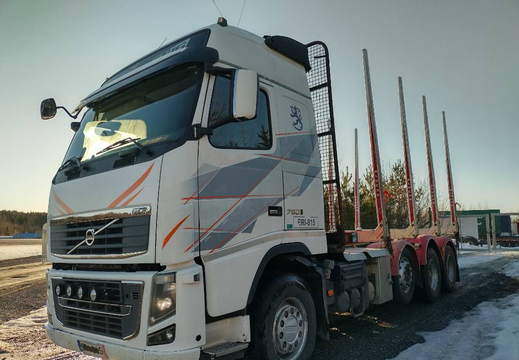 Volvo FH750 puuvarustus, napaperät,trippeli  - Timber truck: picture 1