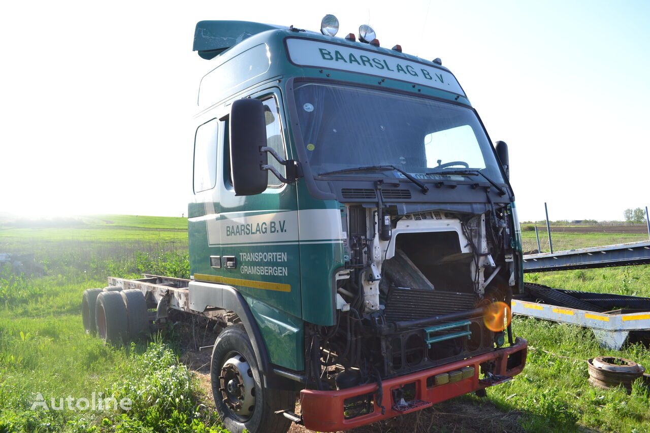 Volvo FH 12 - Cab chassis truck: picture 2