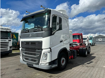 Volvo FH 500 6X2 Euro 6 - Cab chassis truck: picture 1