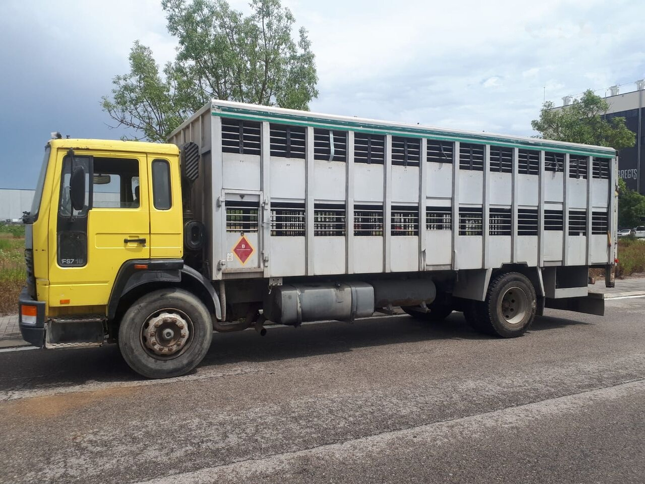 Volvo FL718/CH54 - Livestock truck: picture 1