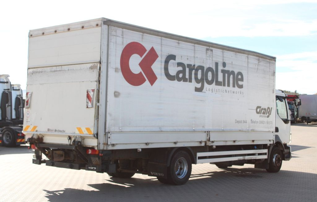 Volvo FL 240, HYDRAULIC LIFT,SIDE WALLS  - Curtainsider truck: picture 3