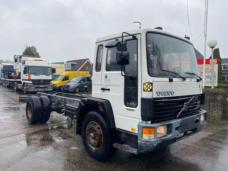 Volvo FL 618 FL6 18 FULL STEEL SPRING MANUAL GEARBOX MECHANIC PUMP - Cab chassis truck: picture 3