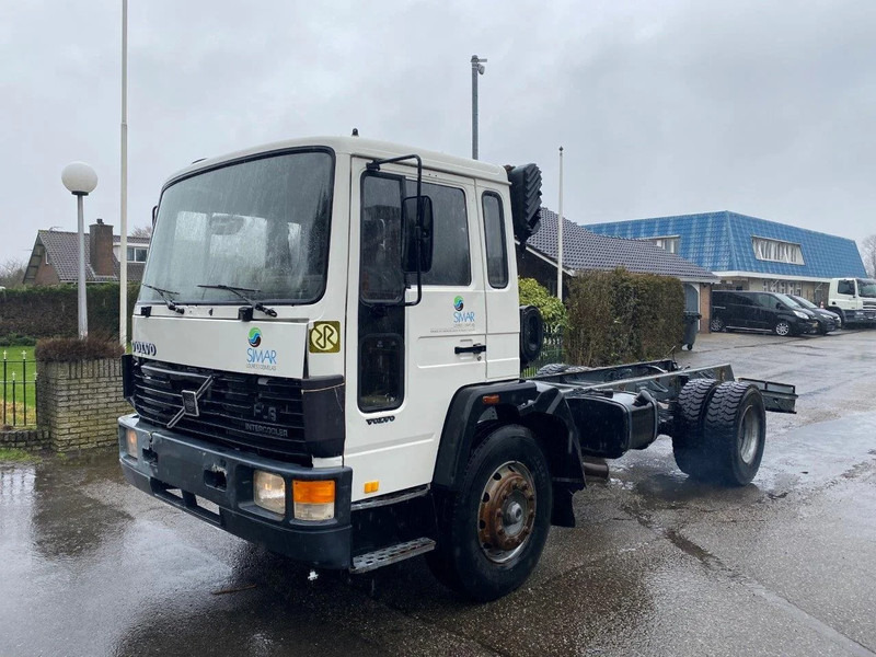Volvo FL 618 FL6 18 FULL STEEL SPRING MANUAL GEARBOX MECHANIC PUMP - Cab chassis truck: picture 1