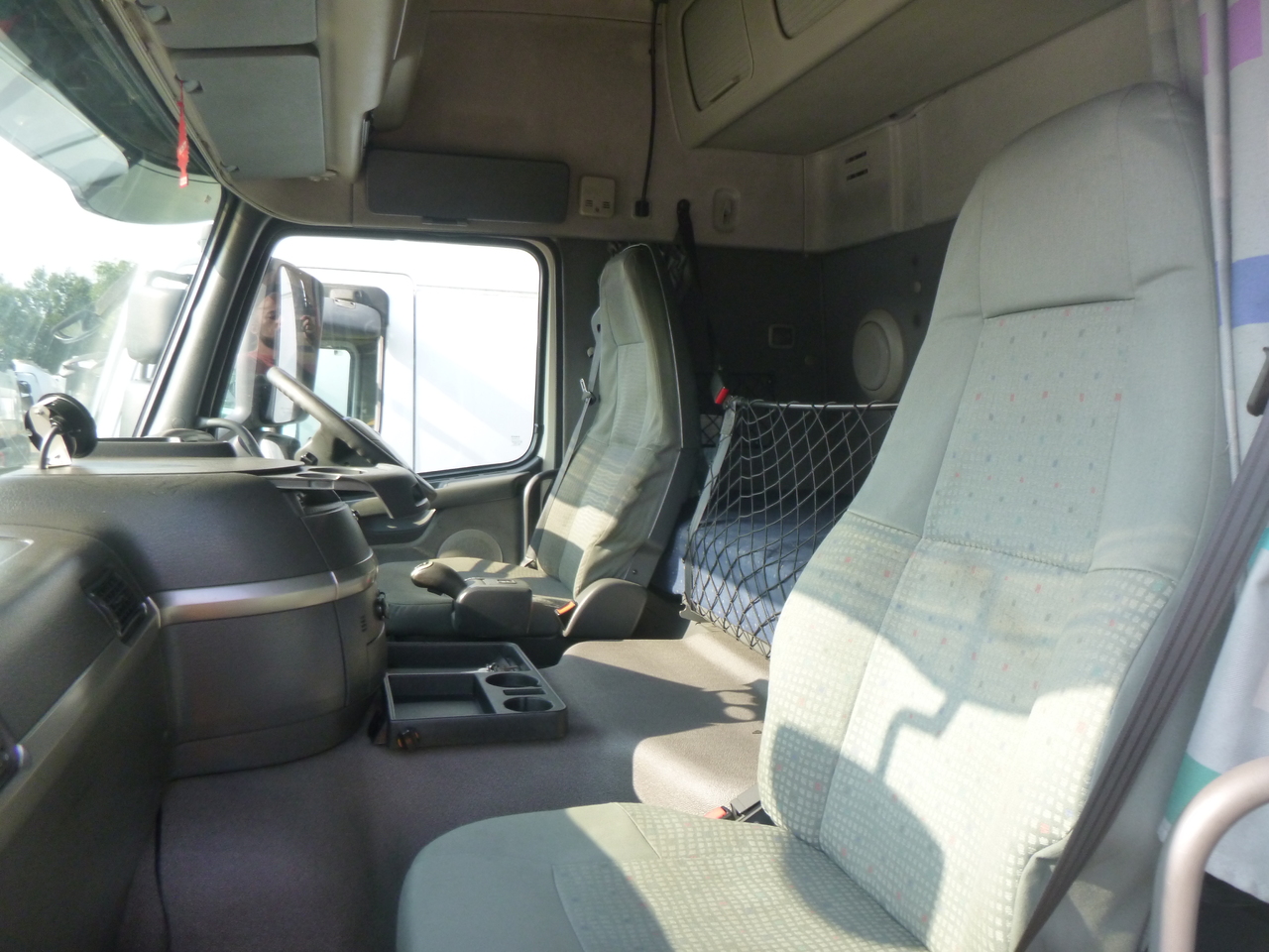 Crane truck Volvo FM12 420 8x2 RHD + PM 40SP: picture 28