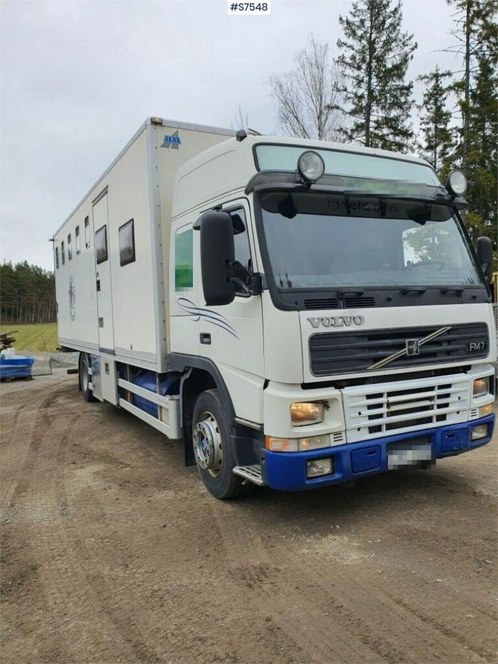 Livestock truck Volvo FM7: picture 14