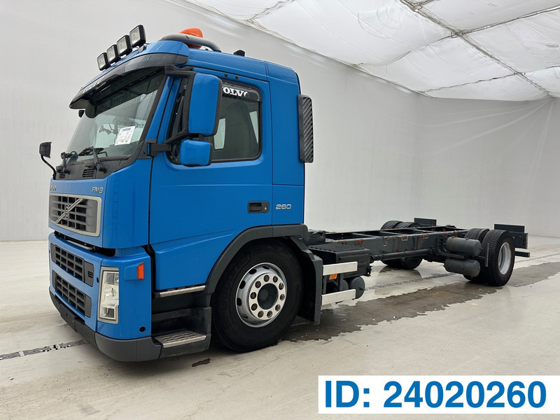 Volvo FM9.260 - Cab chassis truck: picture 1