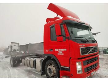 Cab chassis truck Volvo FM9 8m alusta, täysilmaj.,370tkm.: picture 1