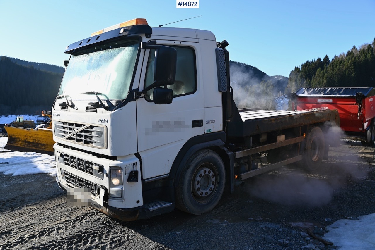 Volvo FM 300 - Dropside/ Flatbed truck: picture 1