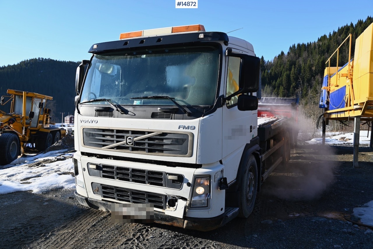 Volvo FM 300 - Dropside/ Flatbed truck: picture 2