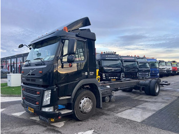 Volvo FM 330 4X2 EURO 6 i-Shift APK CHASSIS + DHOLLAND  - Cab chassis truck: picture 1
