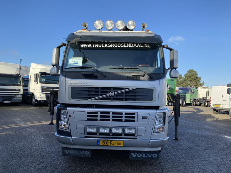 Volvo FM 370 + Euro 5 + Palfinger Z-Q170 Crane + 30ton NCH lift + Container system + hoogsta - Crane truck: picture 2