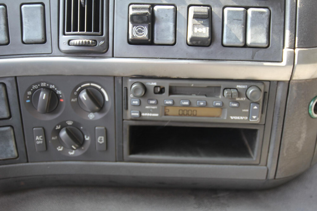 Volvo FM  9 260 Schlafkabine Schaltgetriebe LBW L 8,25m - Dropside/ Flatbed truck: picture 4