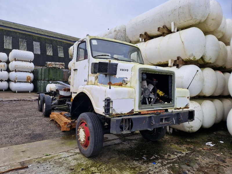 Volvo N10 6x6 - Cab chassis truck: picture 2