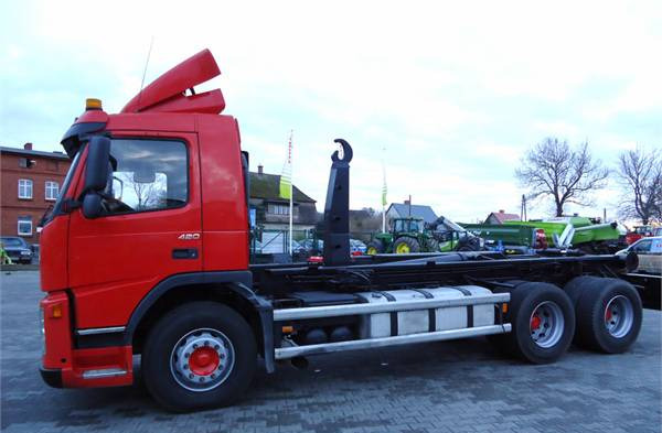 Volvo hakowiec 420 FM 6x4 2005  - Container transporter/ Swap body truck: picture 4