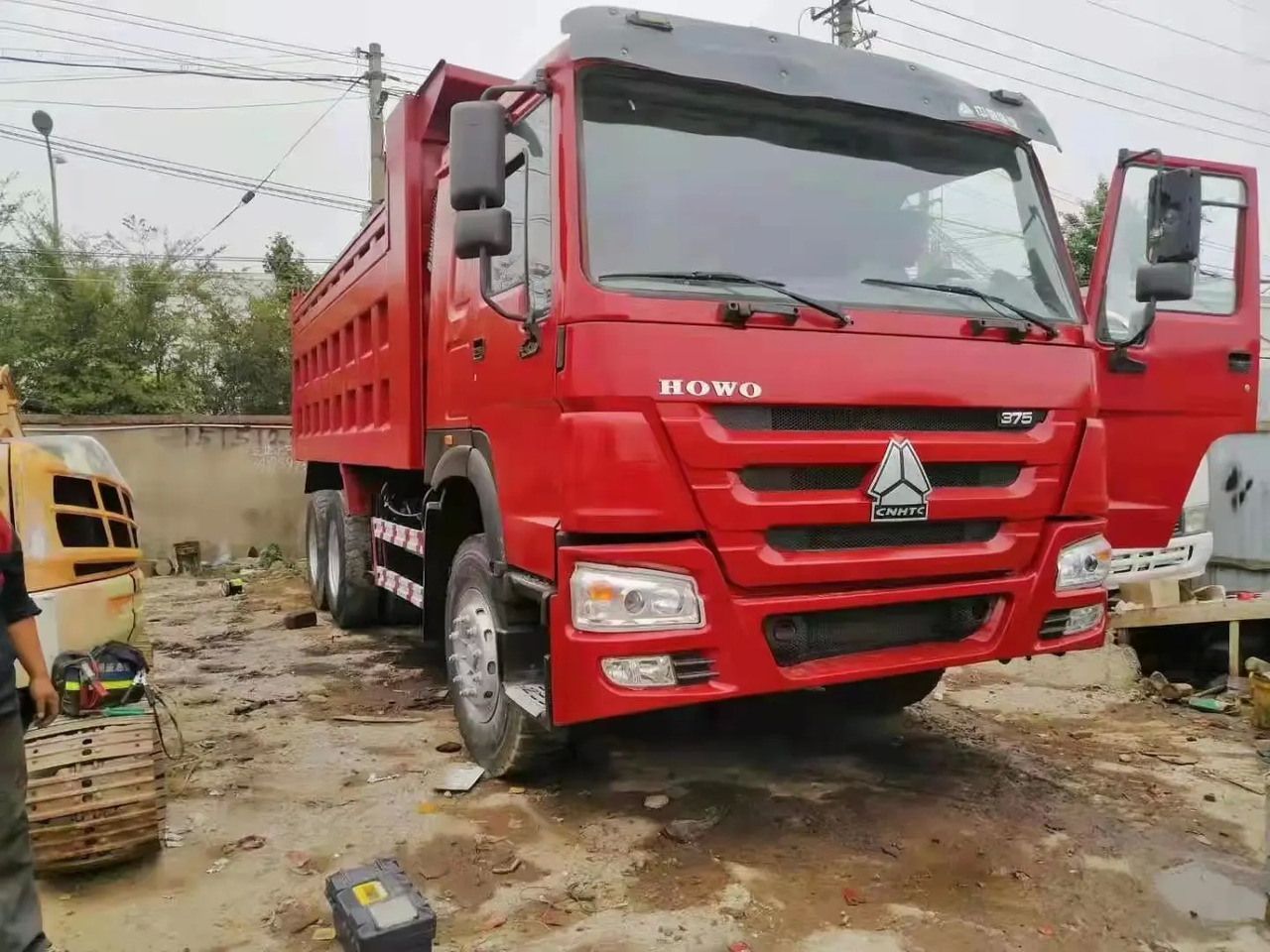 Used sinotruk howo 40 ton 20 cubic meter dump truck 6x4 8x4 380hp 10 wheel 12 wheel dump truck for sale - Tipper: picture 3