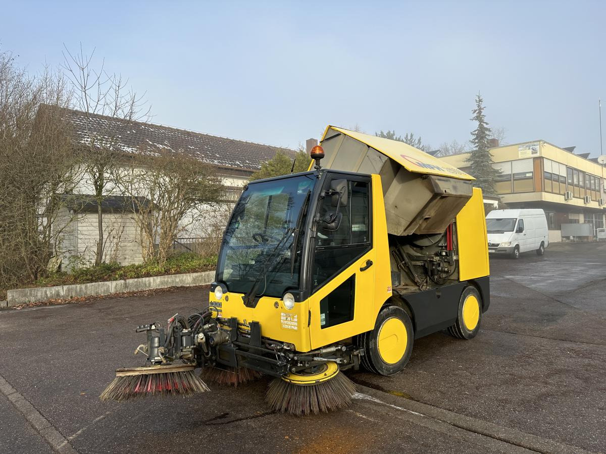 AEBI MATEC MFH 2500 Kehrmaschine Klima 3 Besen - Road sweeper: picture 3