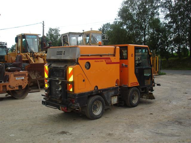 Bucher CITY CAT 2000  - Industrial sweeper: picture 3