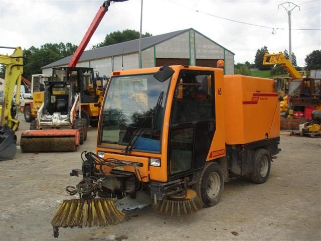 Bucher CITY CAT 2000  - Industrial sweeper: picture 1