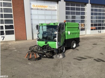 Road sweeper Bucher CityCat 2020 with 3-rd brush: picture 1