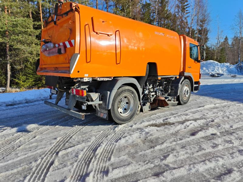 Bucher Cityfant 60 MB Atego - Road sweeper: picture 4