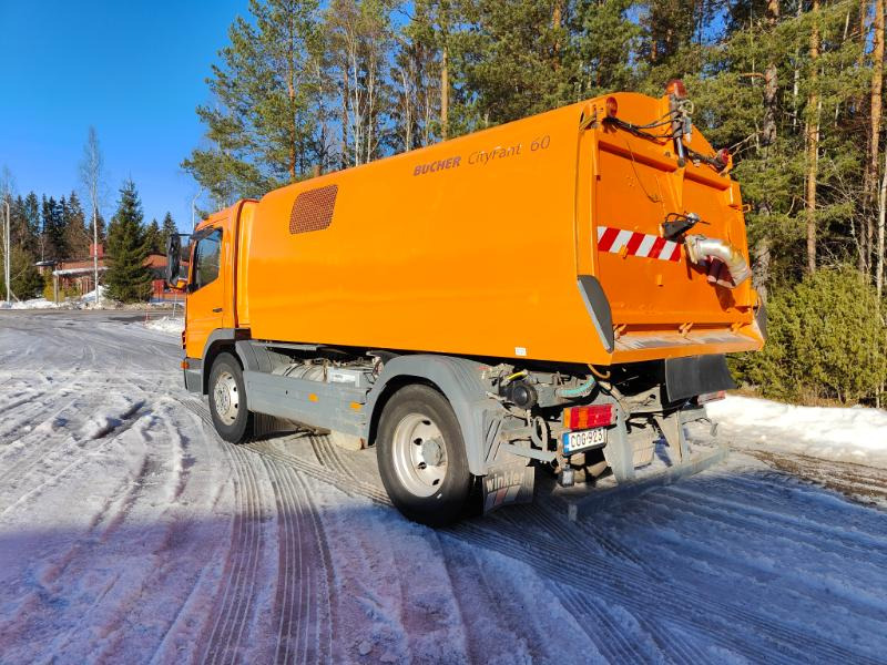 Bucher Cityfant 60 MB Atego - Road sweeper: picture 3