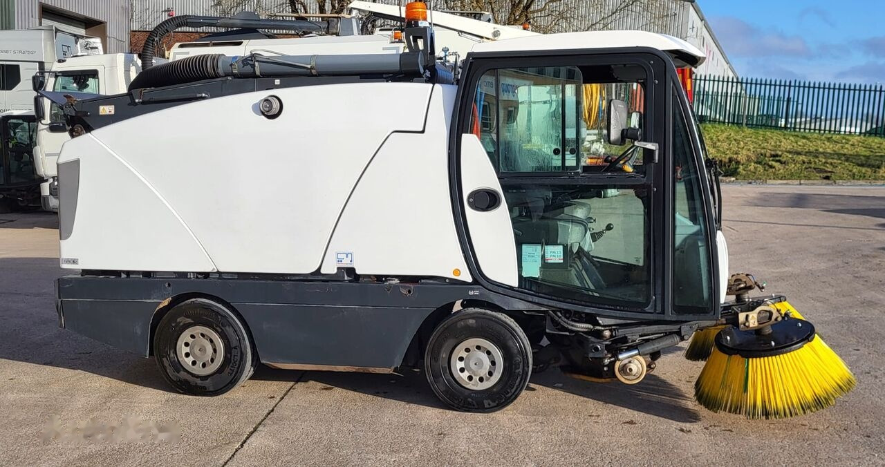 Bucher Johnston C202 - Road sweeper: picture 4