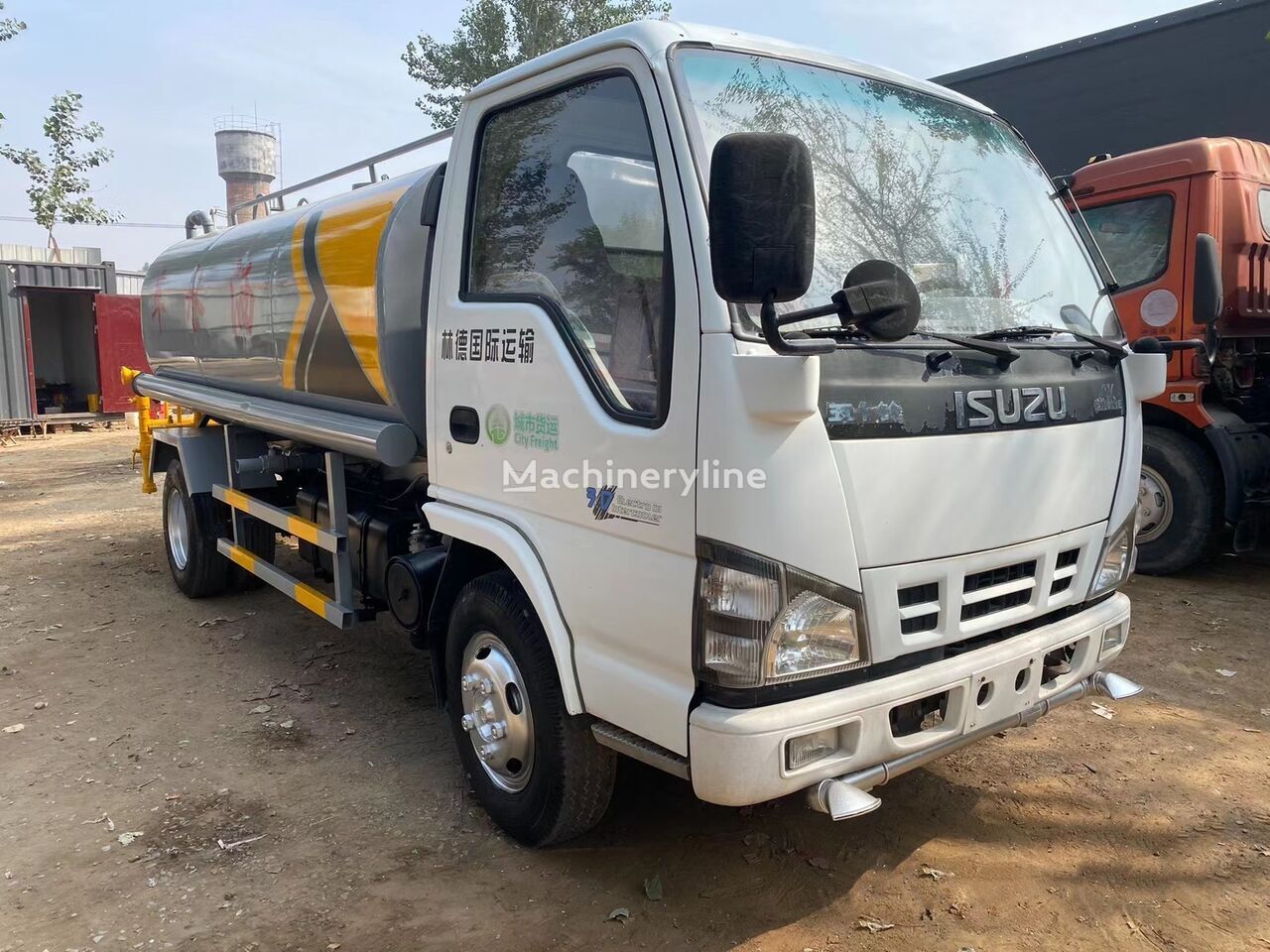 ISUZU 4x2 drive 6 tons water tanker - Utility/ Special vehicle, Tank truck: picture 2