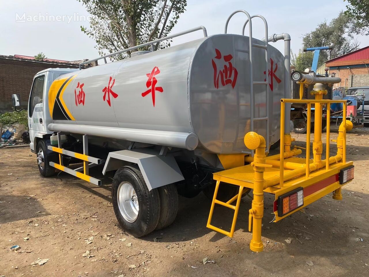 ISUZU 4x2 drive 6 tons water tanker - Utility/ Special vehicle, Tank truck: picture 5