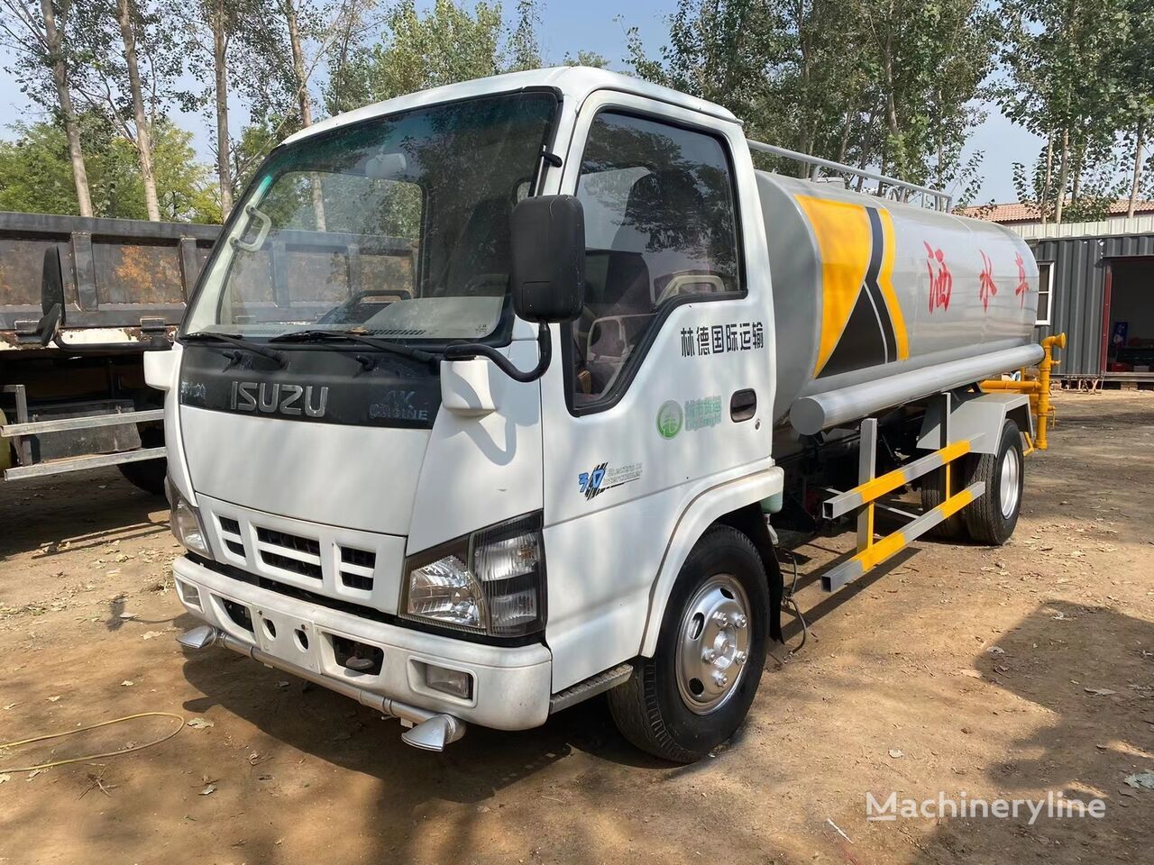 ISUZU 4x2 drive 6 tons water tanker - Utility/ Special vehicle, Tank truck: picture 3
