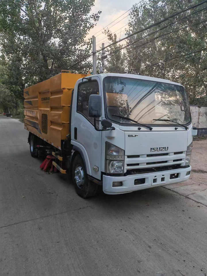 ISUZU ZOOMLION  street cleaner municipal sweeper - Road sweeper: picture 2