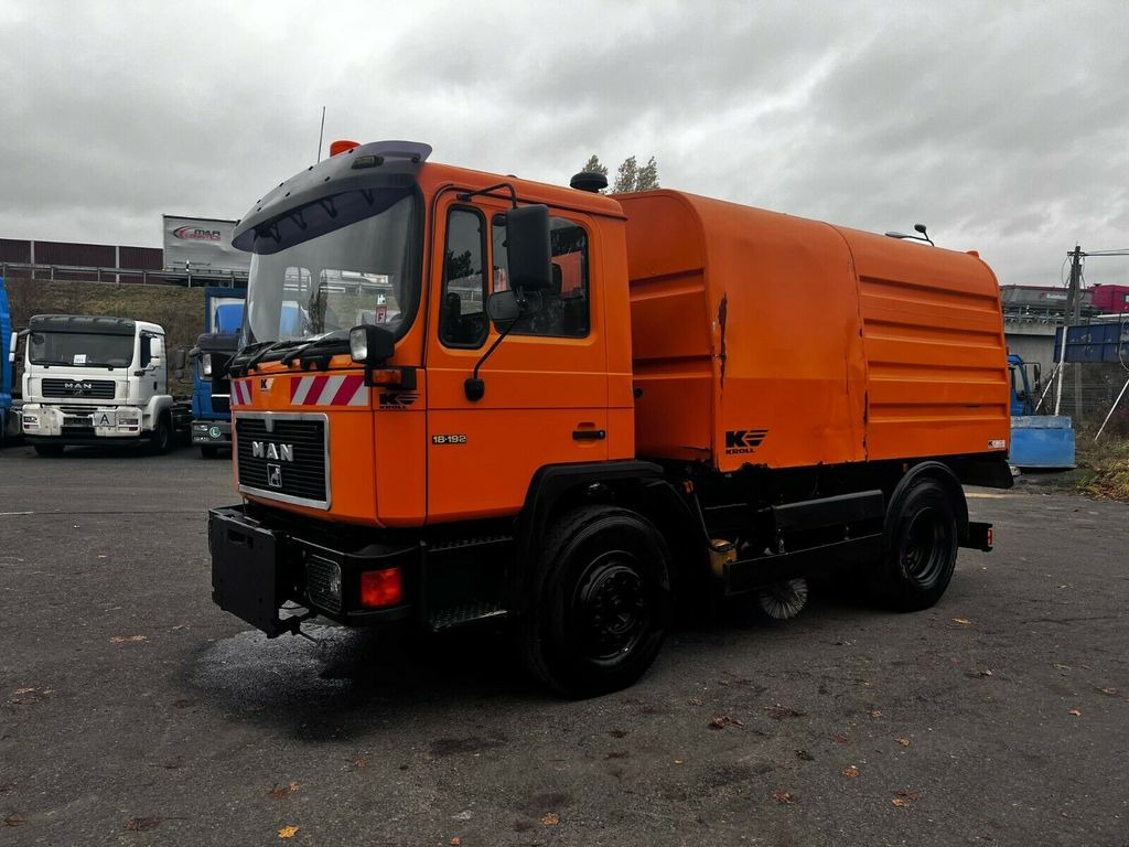 MAN 18.192 Kehrmaschine  - Road sweeper: picture 3