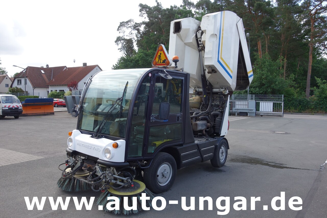 Mathieu Yno Azura 2 Hydrostat 4-Rad Lenkung - Road sweeper: picture 2