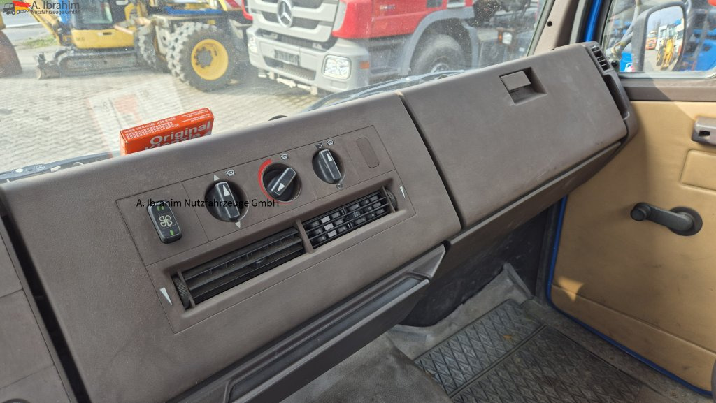 Mercedes-Benz 709 100 KW, Änderung mit Gutachten Kippplateau, Seilwinde - Tow truck: picture 5