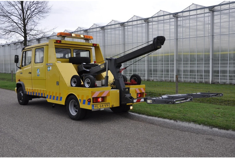 Mercedes-Benz 711 - Tow truck: picture 3