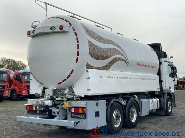 Vacuum truck Mercedes-Benz Actros 2544 Silo Holz Pellets 28m³ inkl. Waage: picture 12