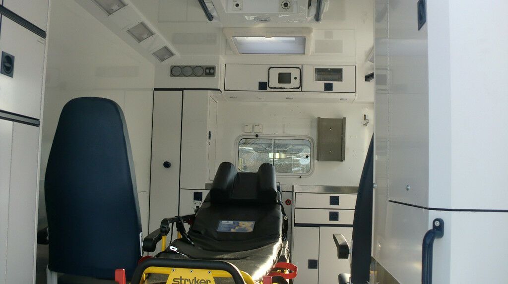 Mercedes-Benz Sprinter 516 CDI  4x4 WAS Koffer // Garantie //  - Ambulance: picture 3