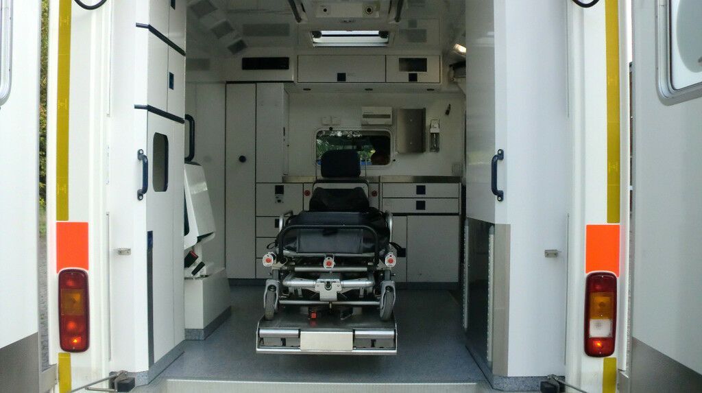 Mercedes-Benz Sprinter 516 CDI  4x4 WAS Koffer // Garantie //  - Ambulance: picture 2