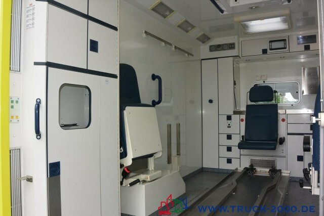 Mercedes-Benz Sprinter 516 CDI Intensiv- Rettung- Krankenwagen - Ambulance: picture 4