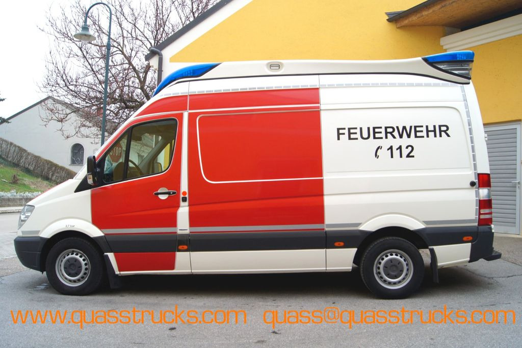 Mercedes-Benz Sprinter  II 417 CDI/TÜV/RETTUNGSWAGEN/Automatik  - Ambulance: picture 2