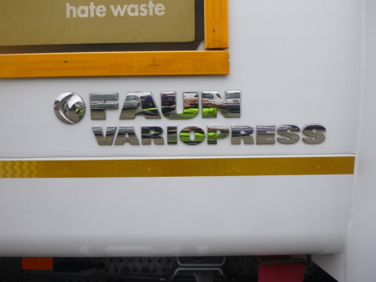 Garbage truck Mercedes Econic 2629 6x2 RHD Faun Variopress refuse truck: picture 13