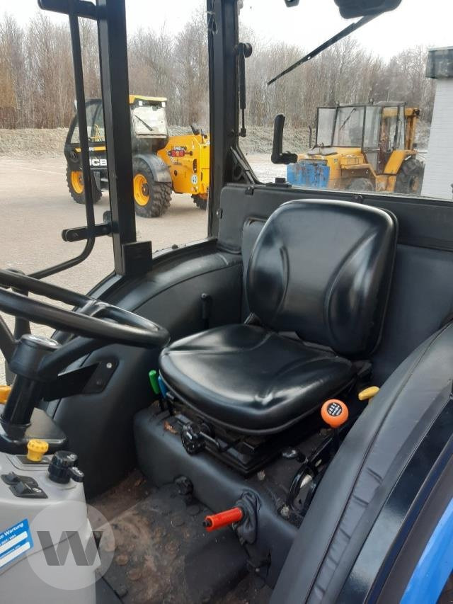 New Holland Boomer 35 HST - Municipal tractor: picture 5